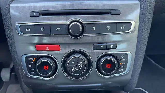 Citroen C4 view 13