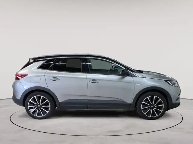 Opel Grandland X view 3