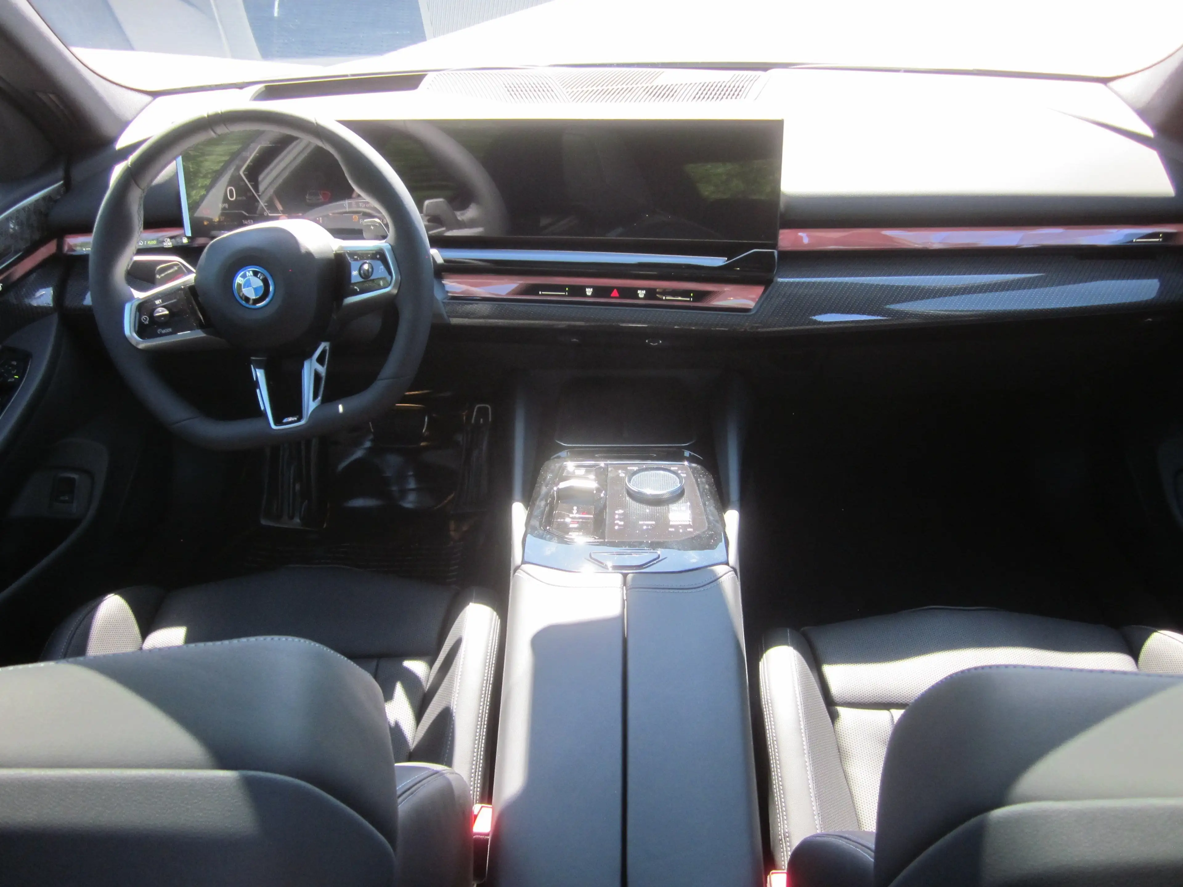 BMW 550 e xDrive M Sport Pro AHK Panorama Innovation Drivi — photo 15
