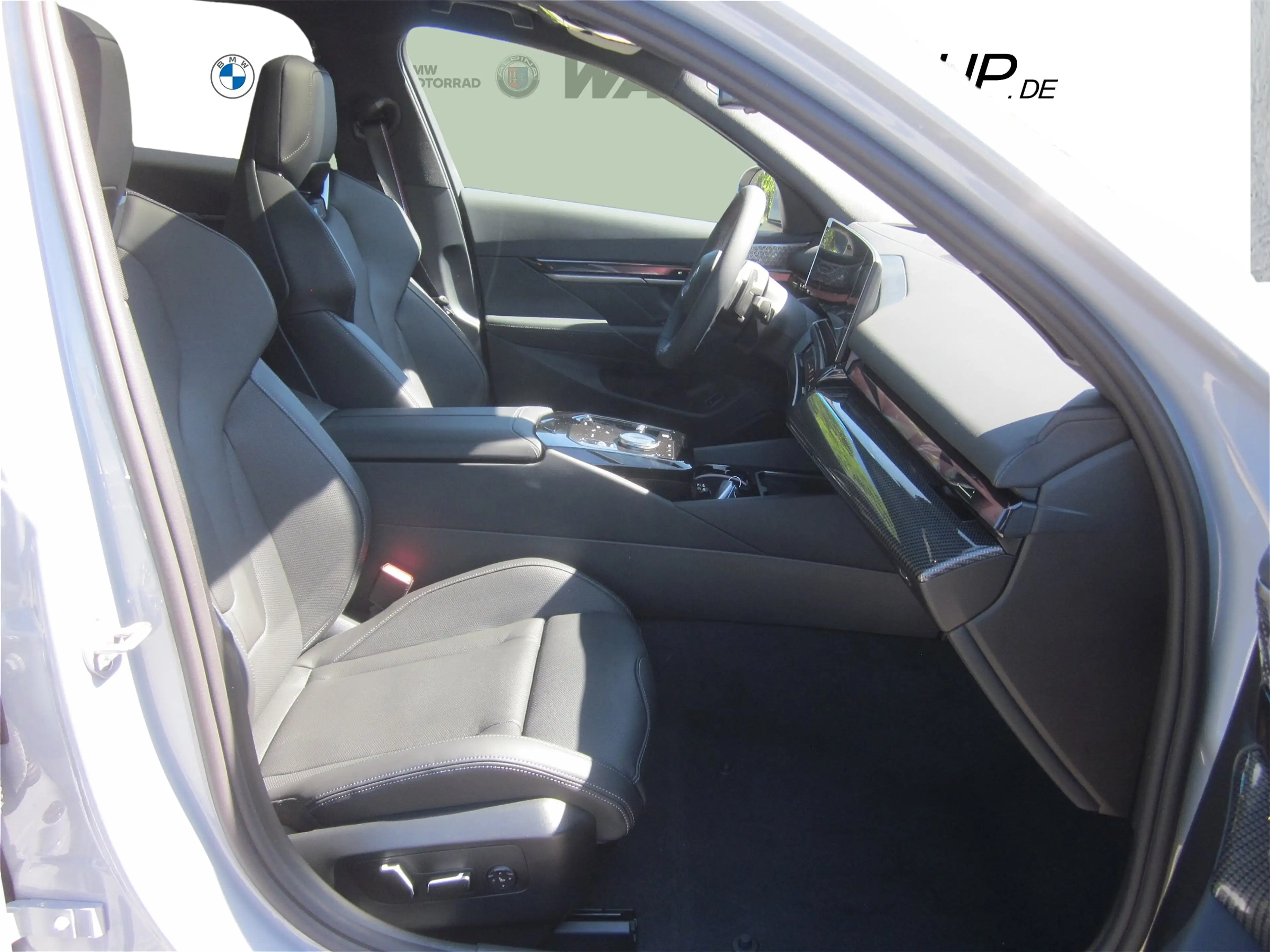 BMW 550 e xDrive M Sport Pro AHK Panorama Innovation Drivi — photo 12