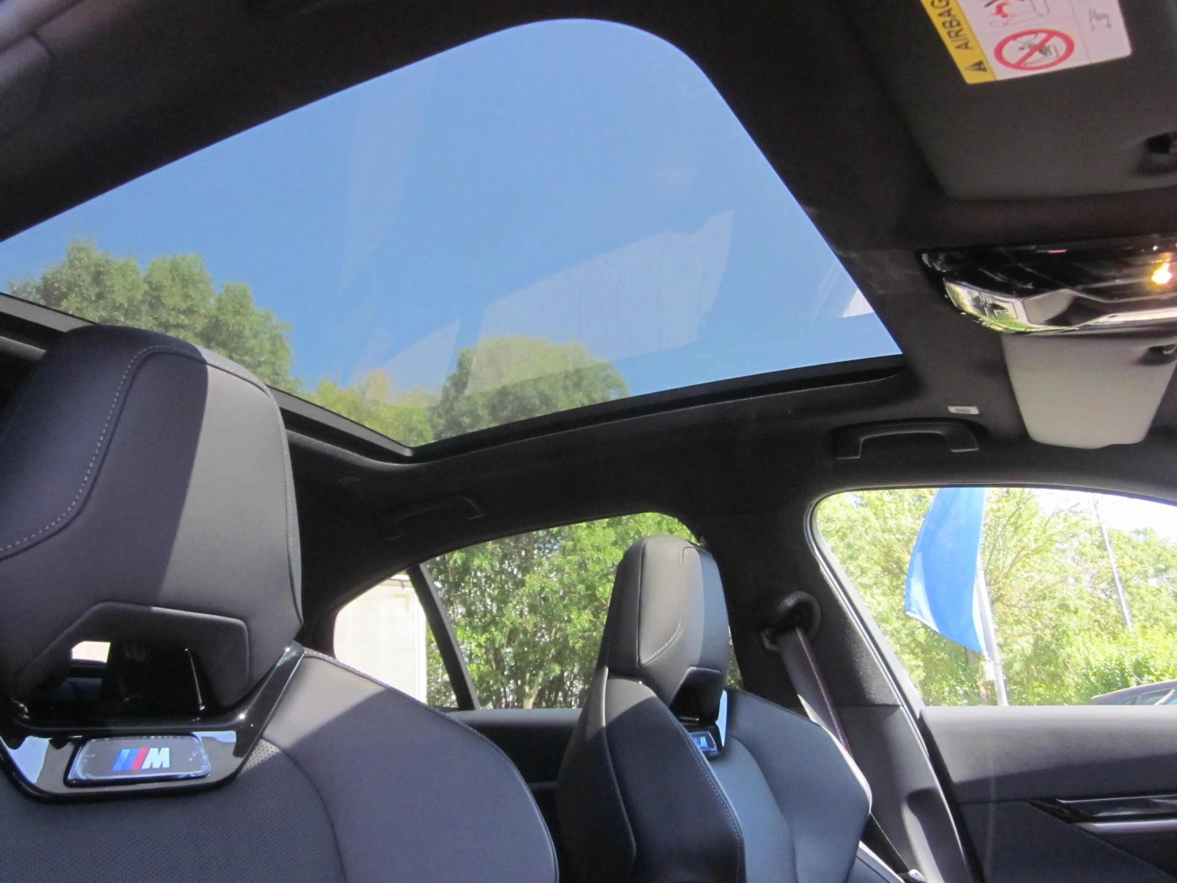 BMW 550 e xDrive M Sport Pro AHK Panorama Innovation Drivi — photo 14