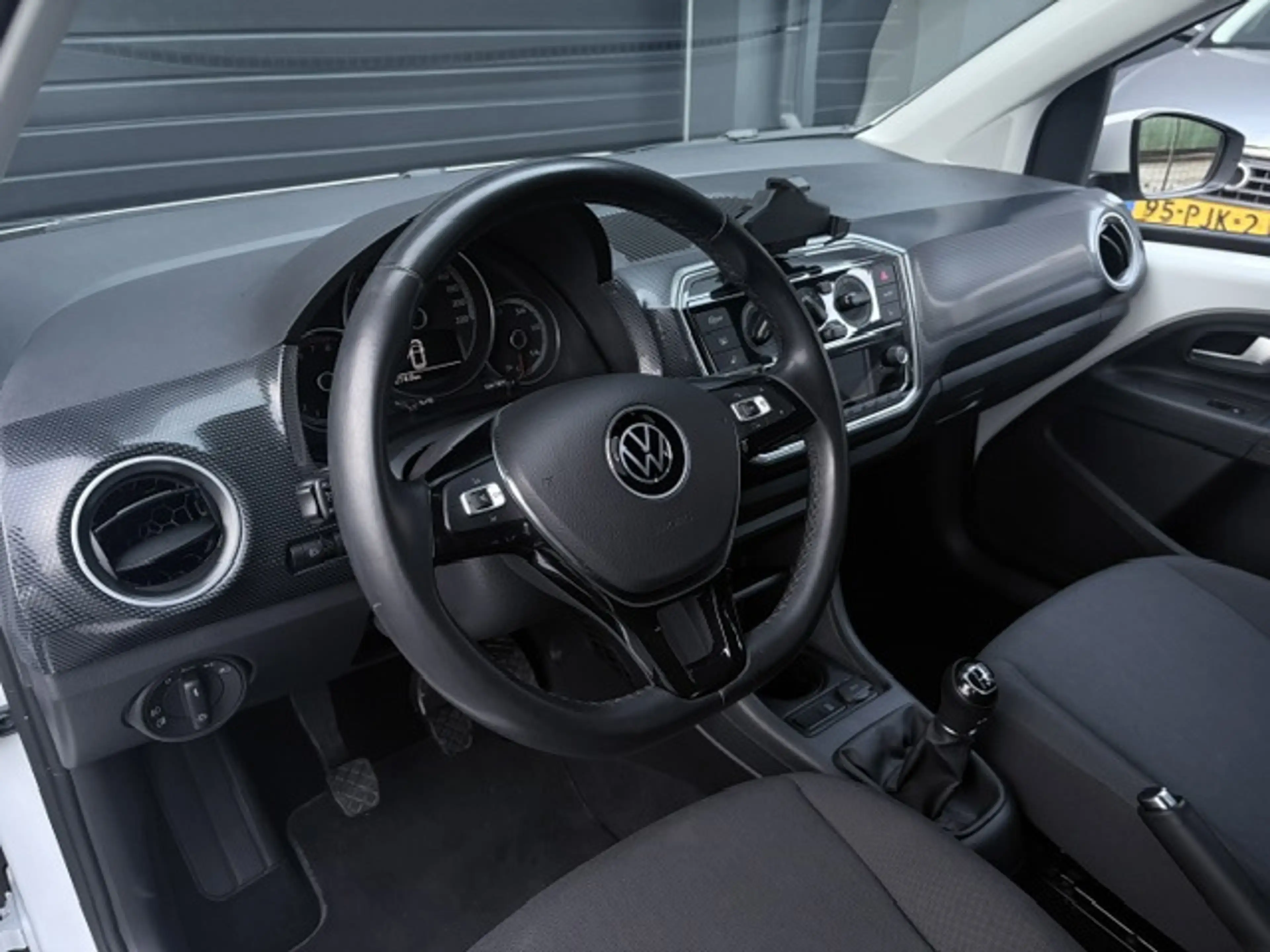 Volkswagen up! 1.0|65PK|Cruise|Camera|Stoel verw|Lane assist|MF s — photo 9