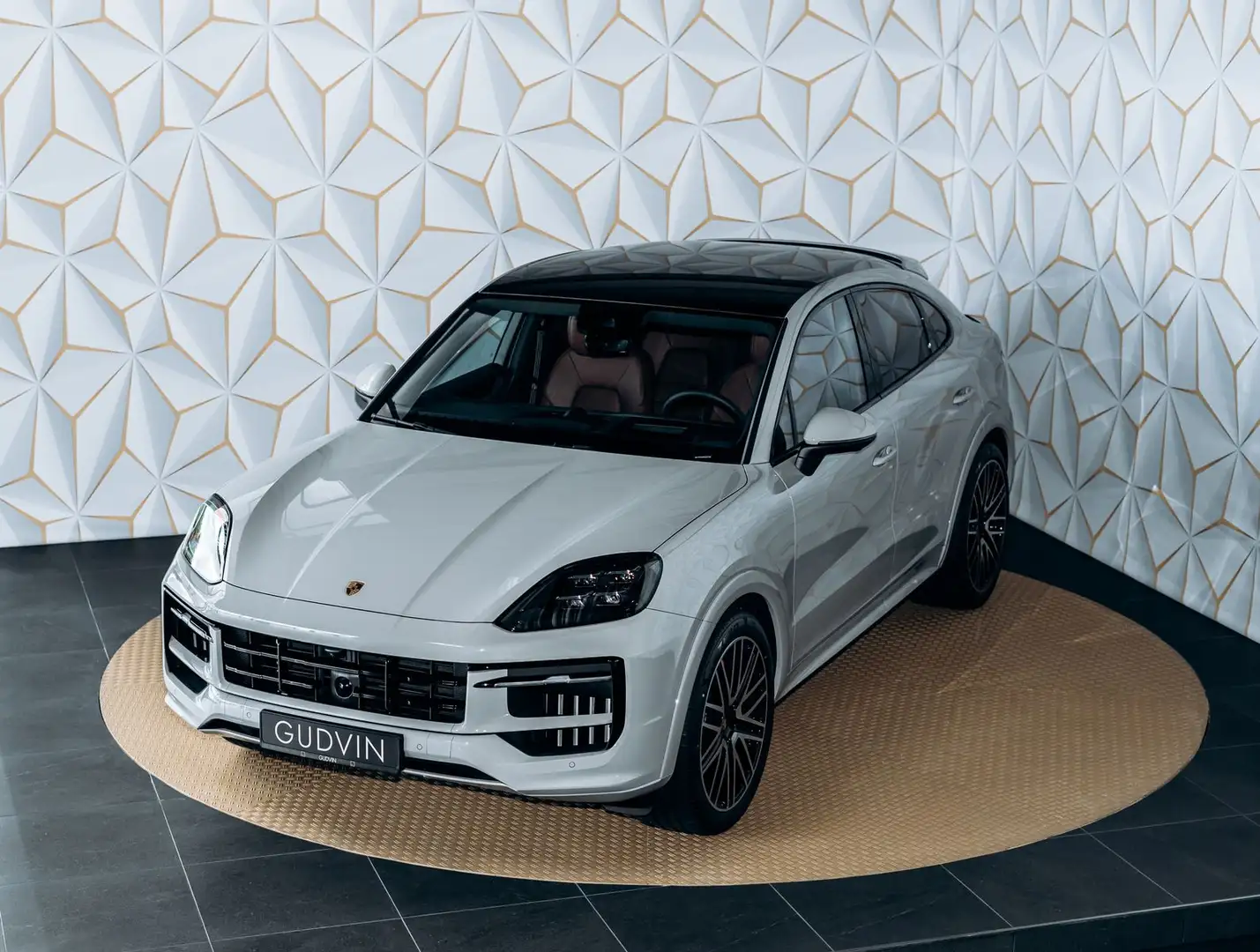 Porsche Cayenne /BOSE/Panoramic/Sport/Comfort/HeadUp Grijs - 2
