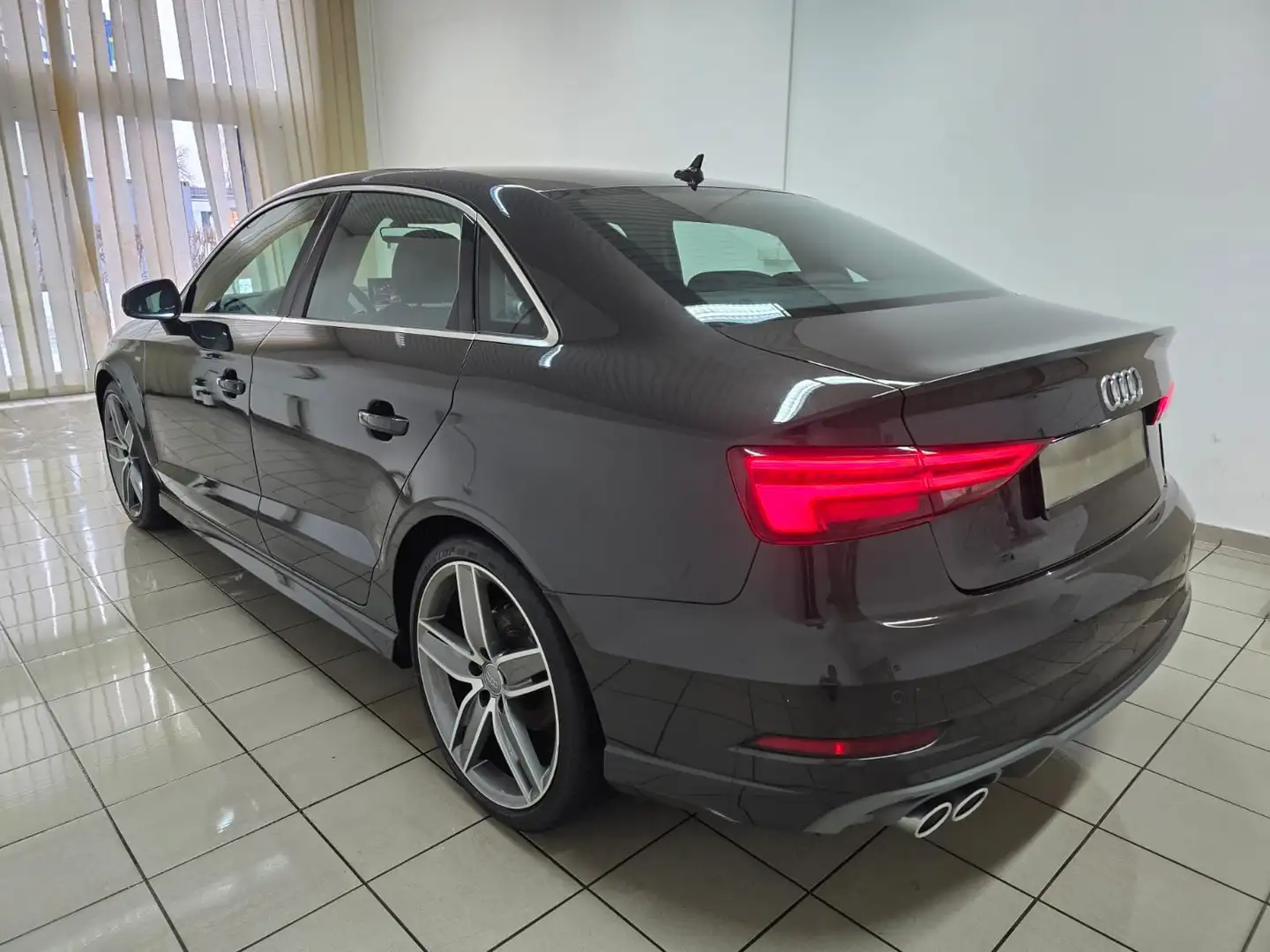 Audi A3 Limousine 2.0 TDI sport S Line LED Panorama 19" Braun - 2