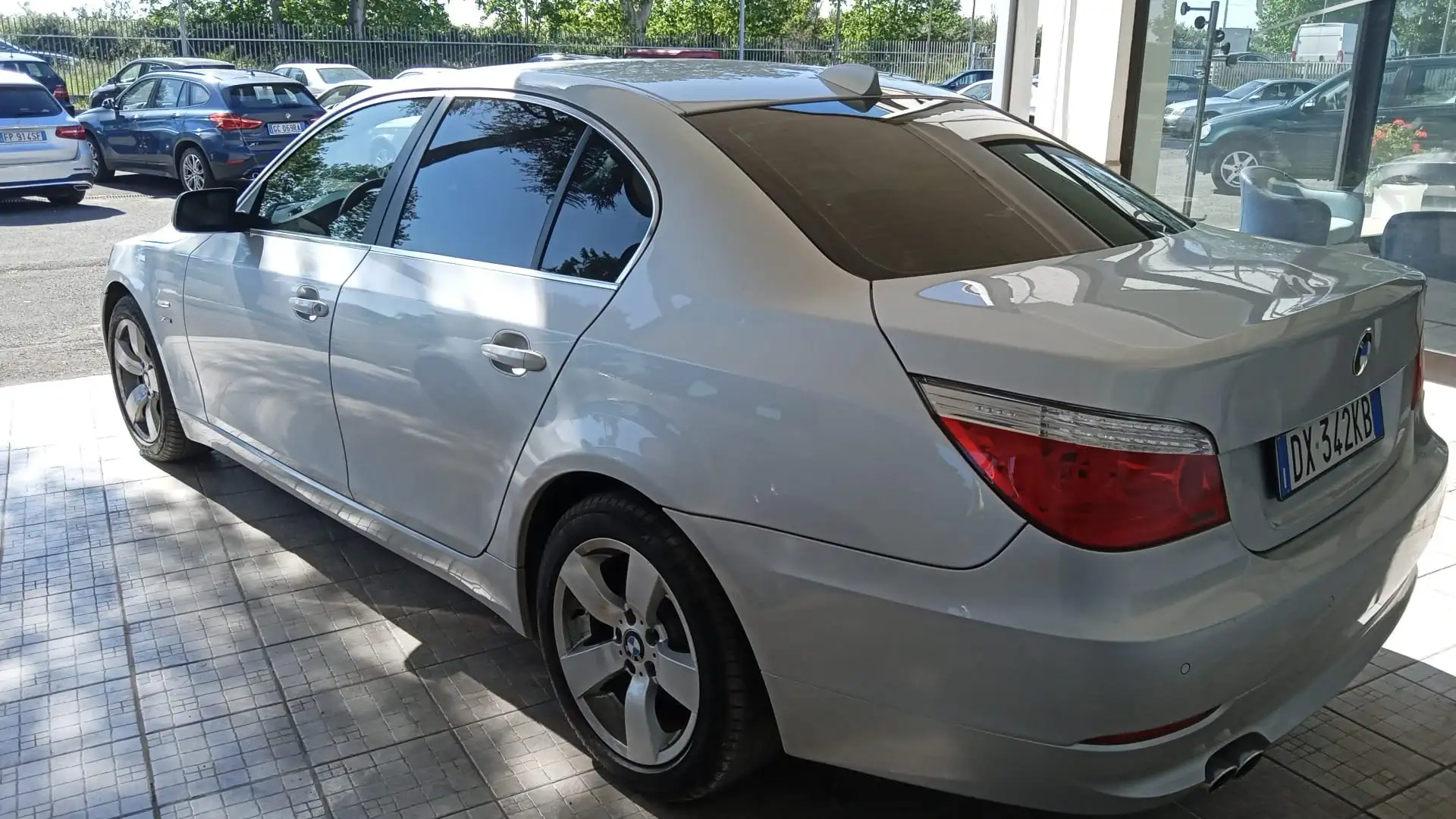 BMW 525 Serie 5 E60 2007 Berlina 525d xdrive Attiva Argento - 1