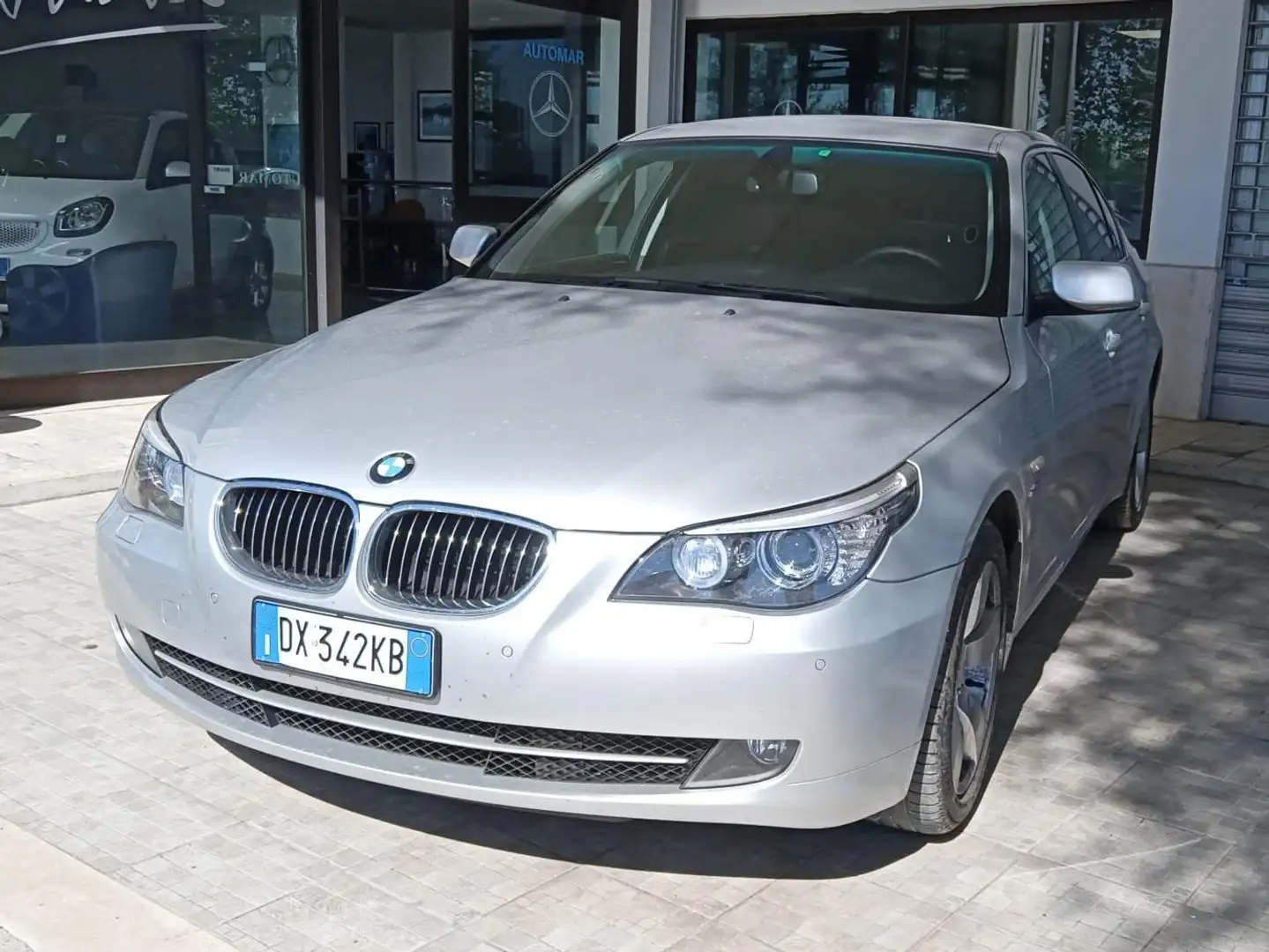 BMW 525 Serie 5 E60 2007 Berlina 525d xdrive Attiva Argento - 2