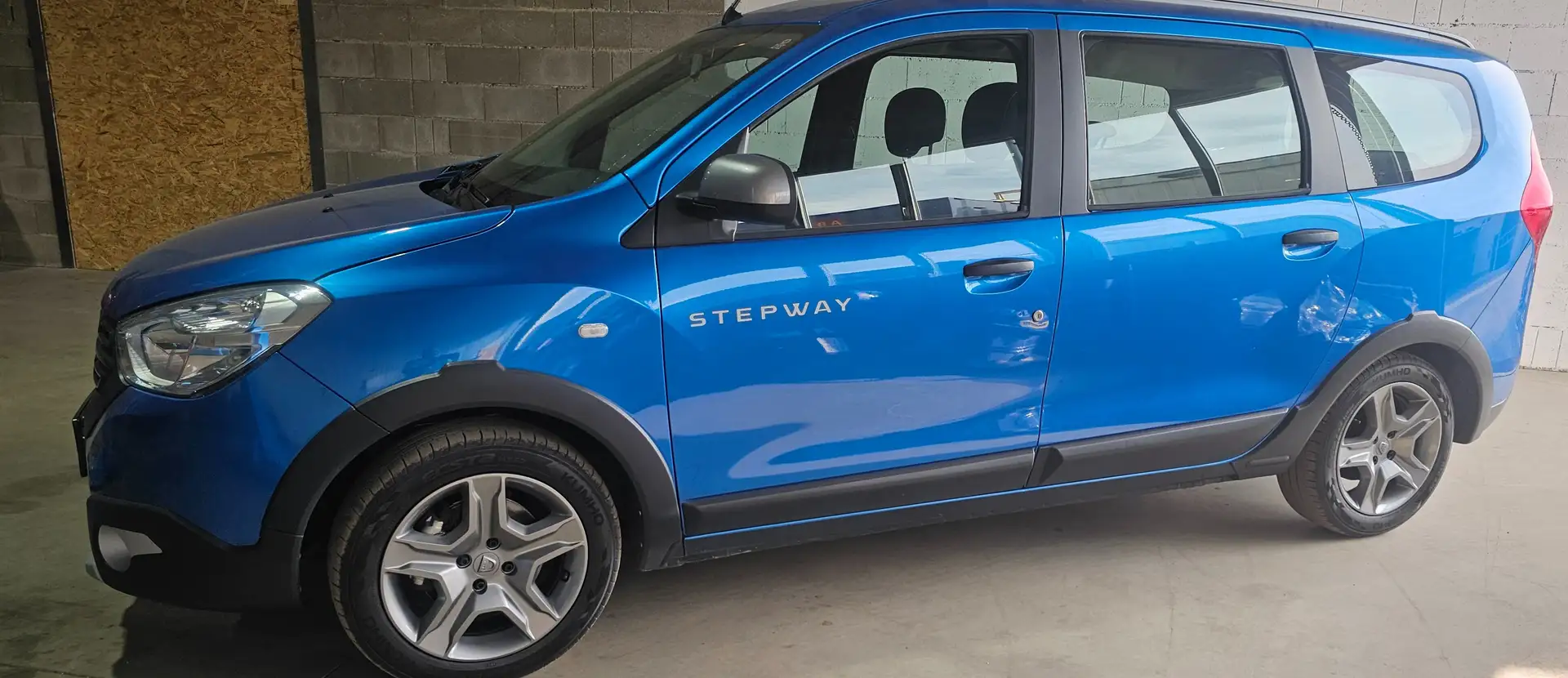 Dacia Lodgy Stepway Blau - 2