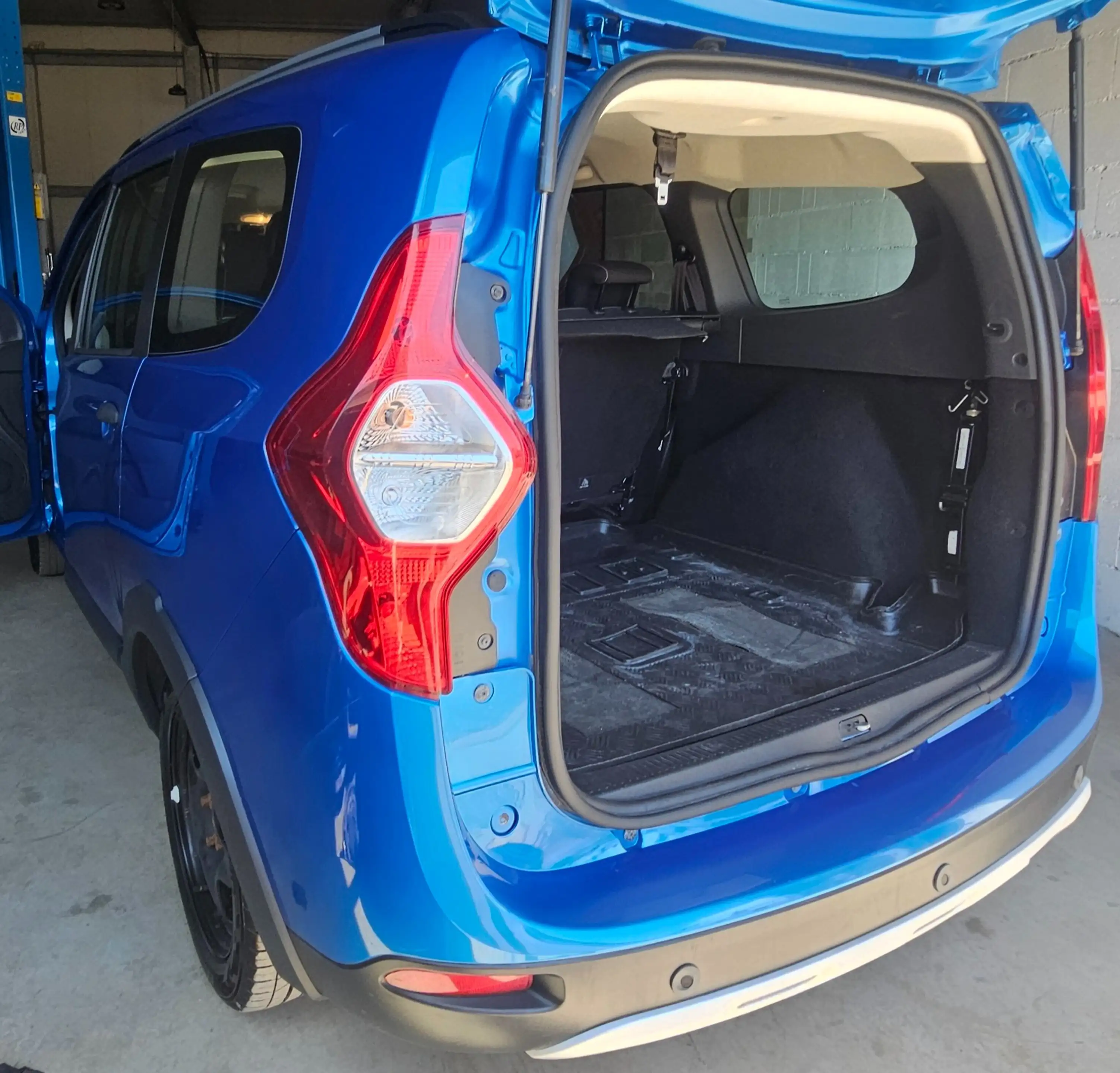 Dacia Lodgy Stepway — photo 8
