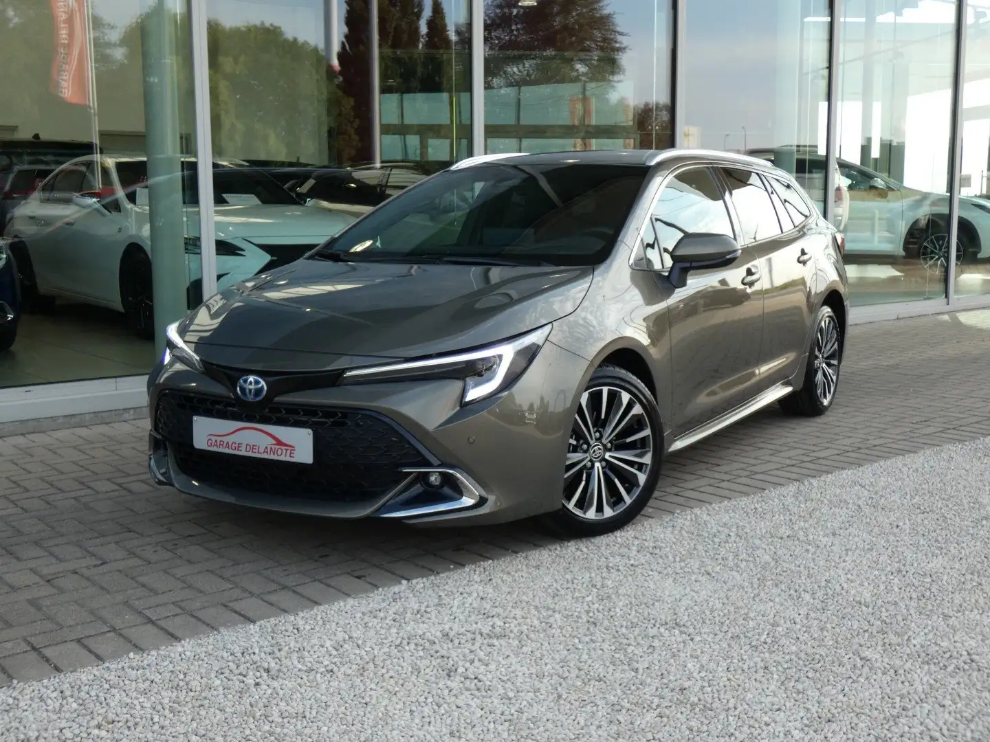 Toyota Corolla TS 1.8 Hybrid STYLE 140pk FACELIFT+Zetelverwarming Brons - 2