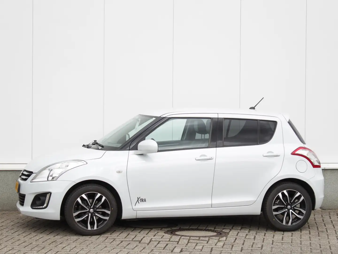 Suzuki Swift 1.2 Style | Airco | Cruise | Alcantara | Lm-Velgen Wit - 2