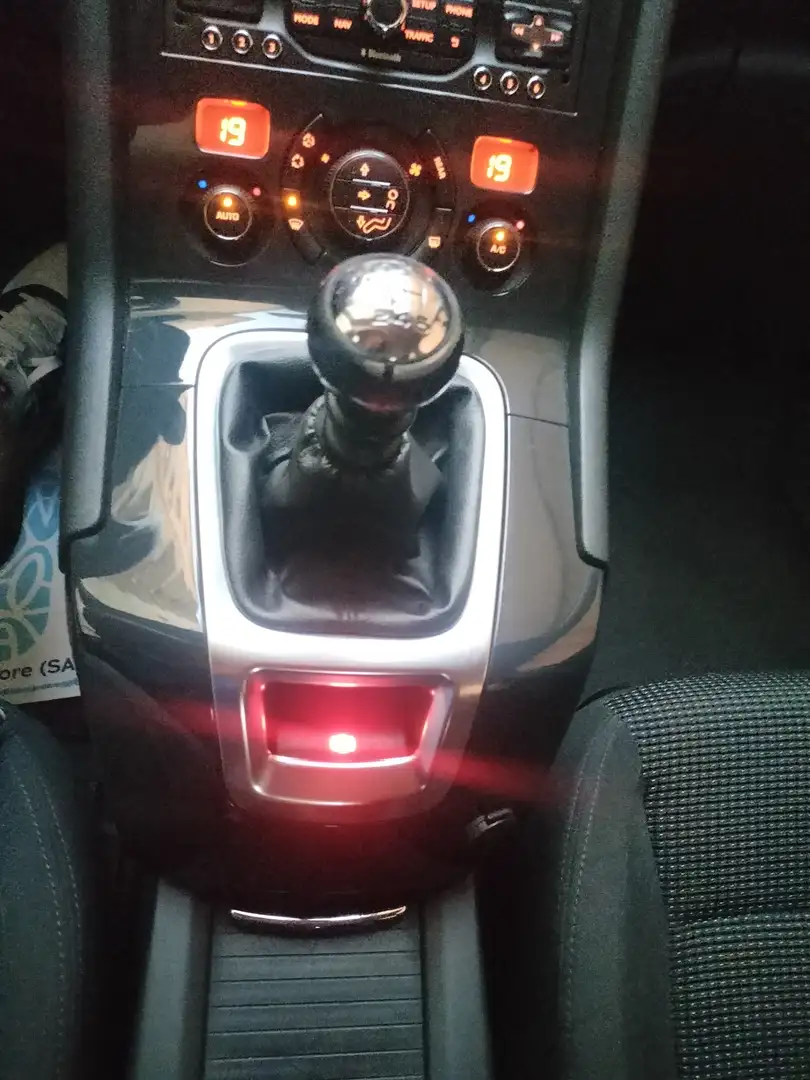 Peugeot 5008 1.6 hdi Active - 2