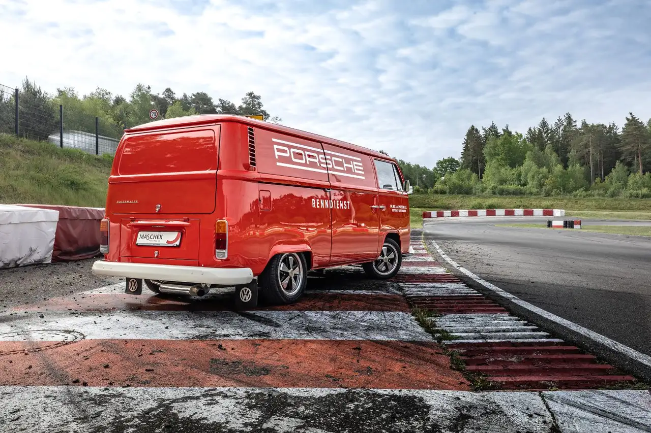 Volkswagen T2__MODEL_ALL Kasten Porsche Renndienst Hommage GA, foto 6