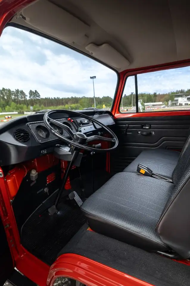 Volkswagen T2__MODEL_ALL Kasten Porsche Renndienst Hommage GA, foto 8