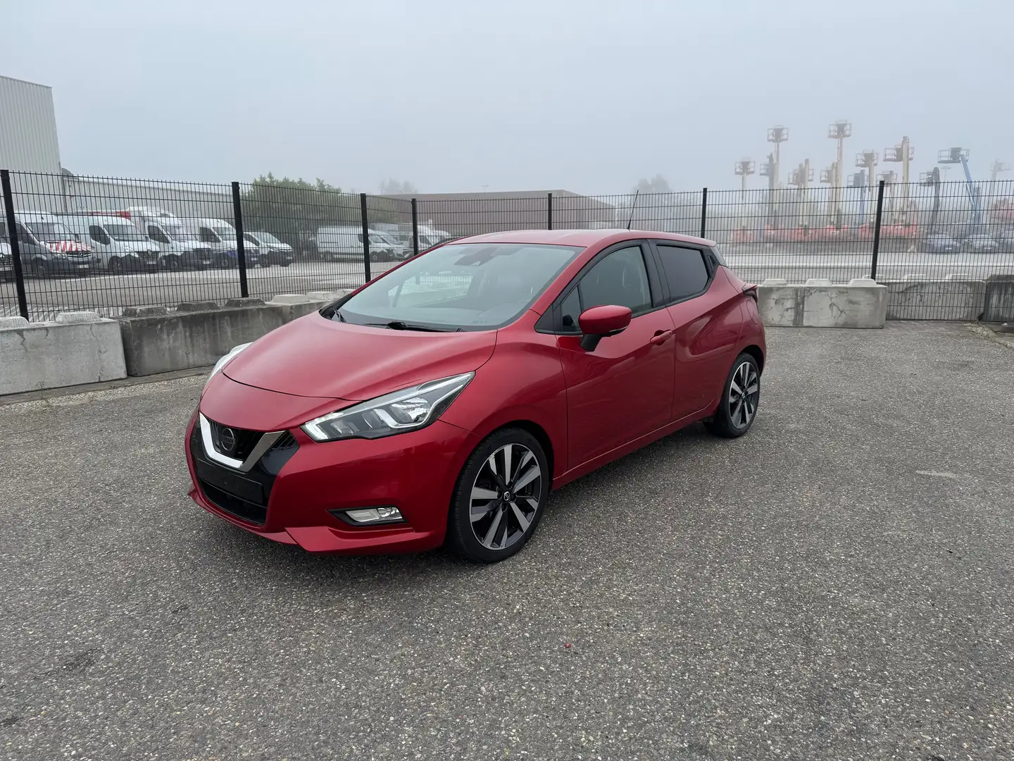 Nissan Micra Rouge - 1