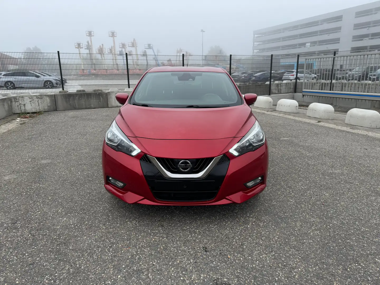 Nissan Micra Rouge - 2