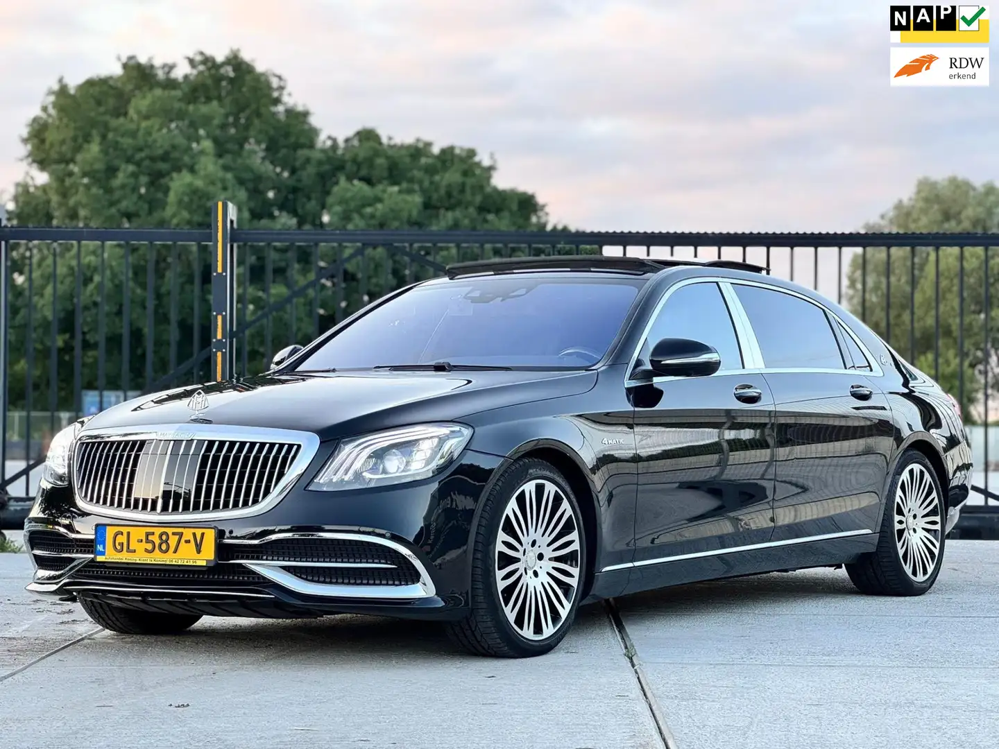 Mercedes-Benz Maybach S-Klasse 500 MAYBACH|4MATIC|STERRENHEMEL|4ZITS|KOELKAST Černá - 1