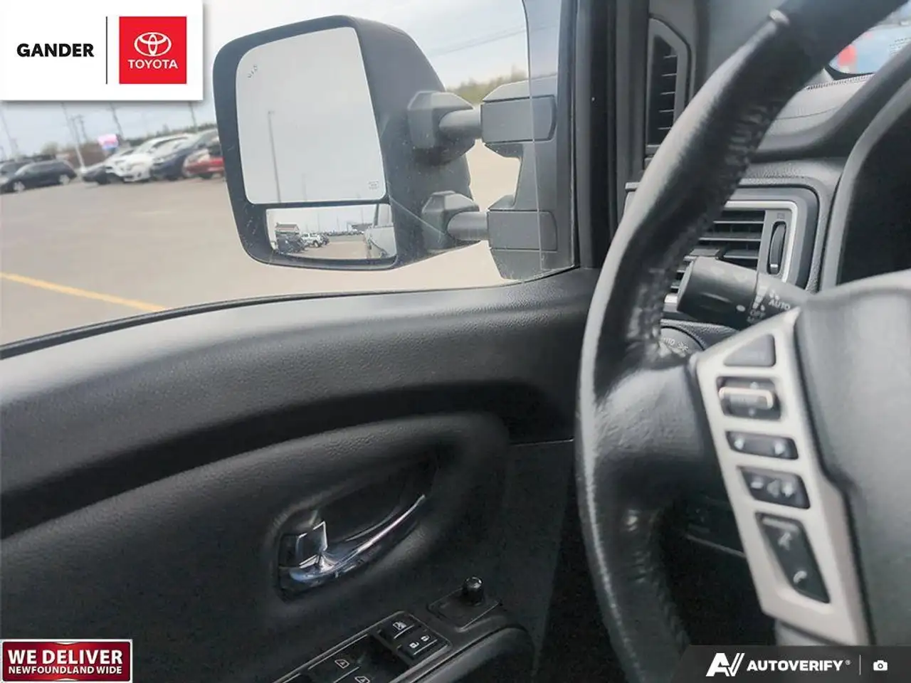 Nissan Titan снимка Nissan Titan