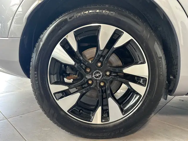 Opel Grandland view 3
