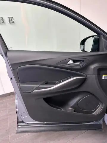 Opel Grandland view 8