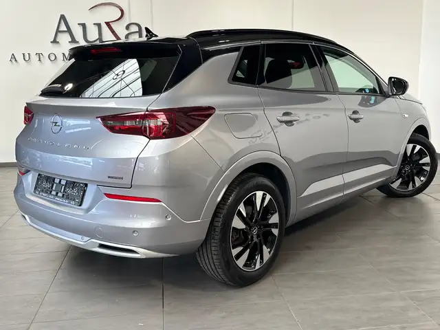 Opel Grandland view 4