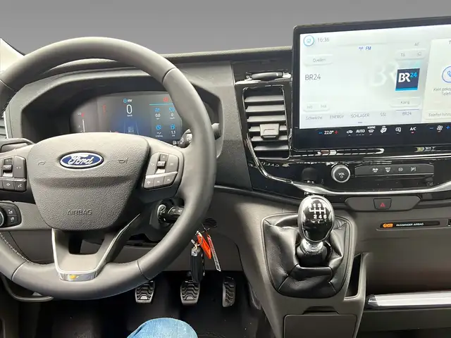 Ford Transit view 12
