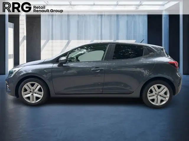 Renault Clio view 2