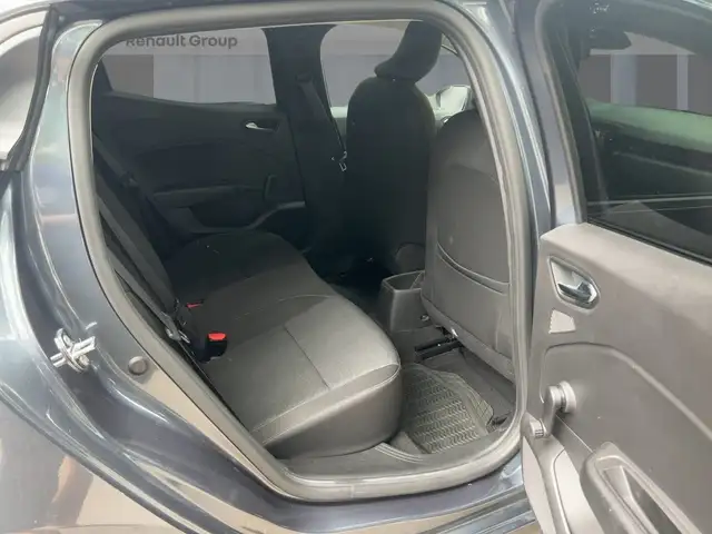 Renault Clio view 9