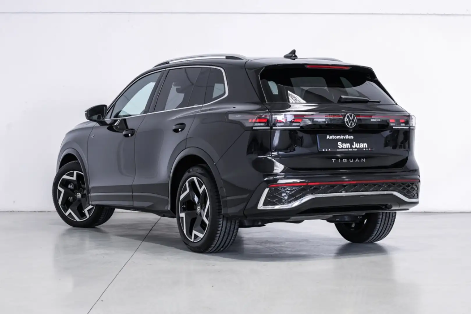 Volkswagen Tiguan 2.0TDI R-Line DSG 110kW Negro - 2