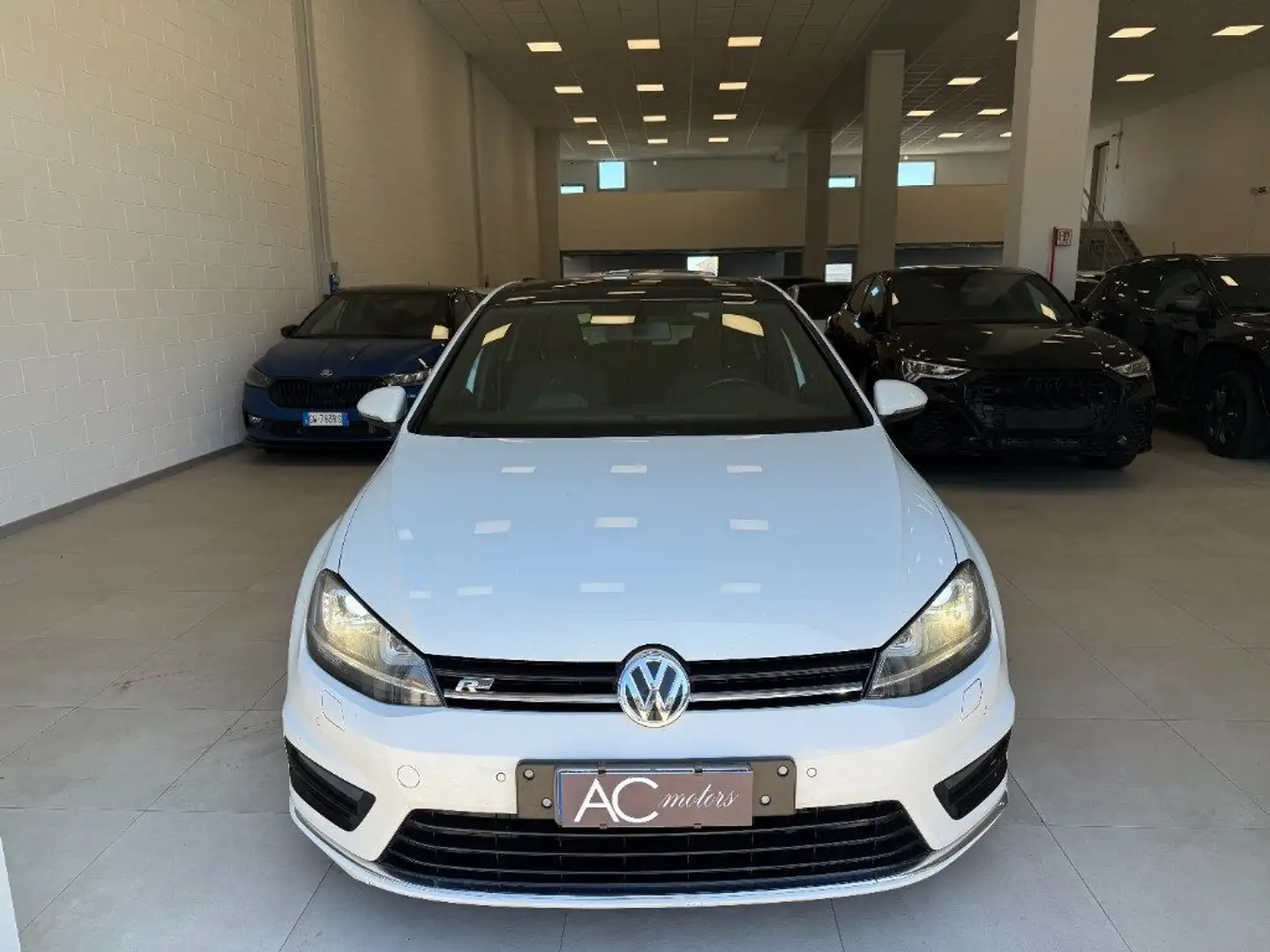 Volkswagen Golf 2.0 TDI DSG 5p. R-LINE Bianco - 1