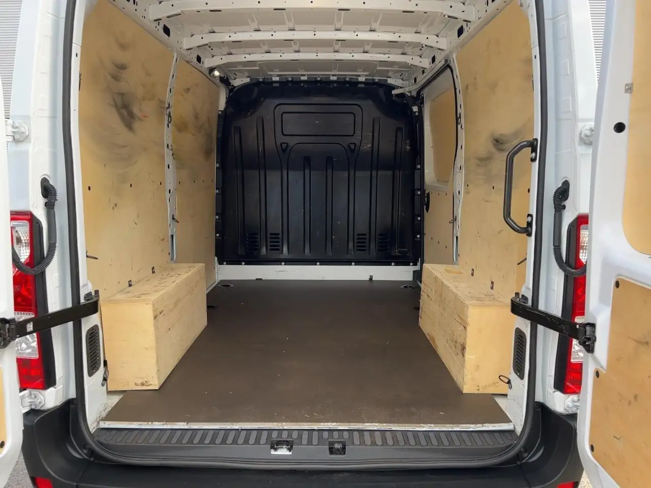 Renault Master 2.3 dCi 135 L1H1 3,3t, миниатюра 17