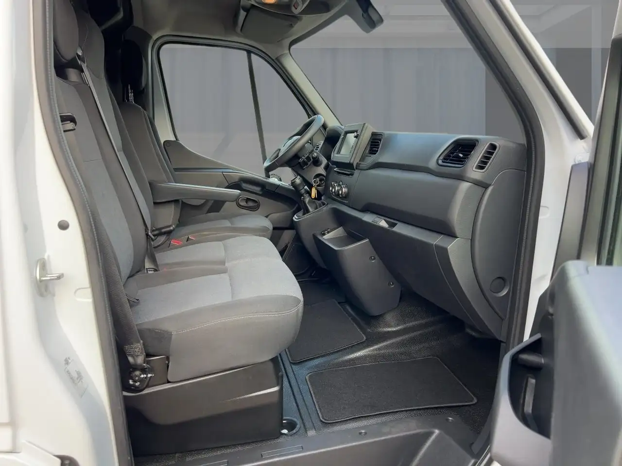 Renault Master 2.3 dCi 135 L1H1 3,3t, миниатюра 8