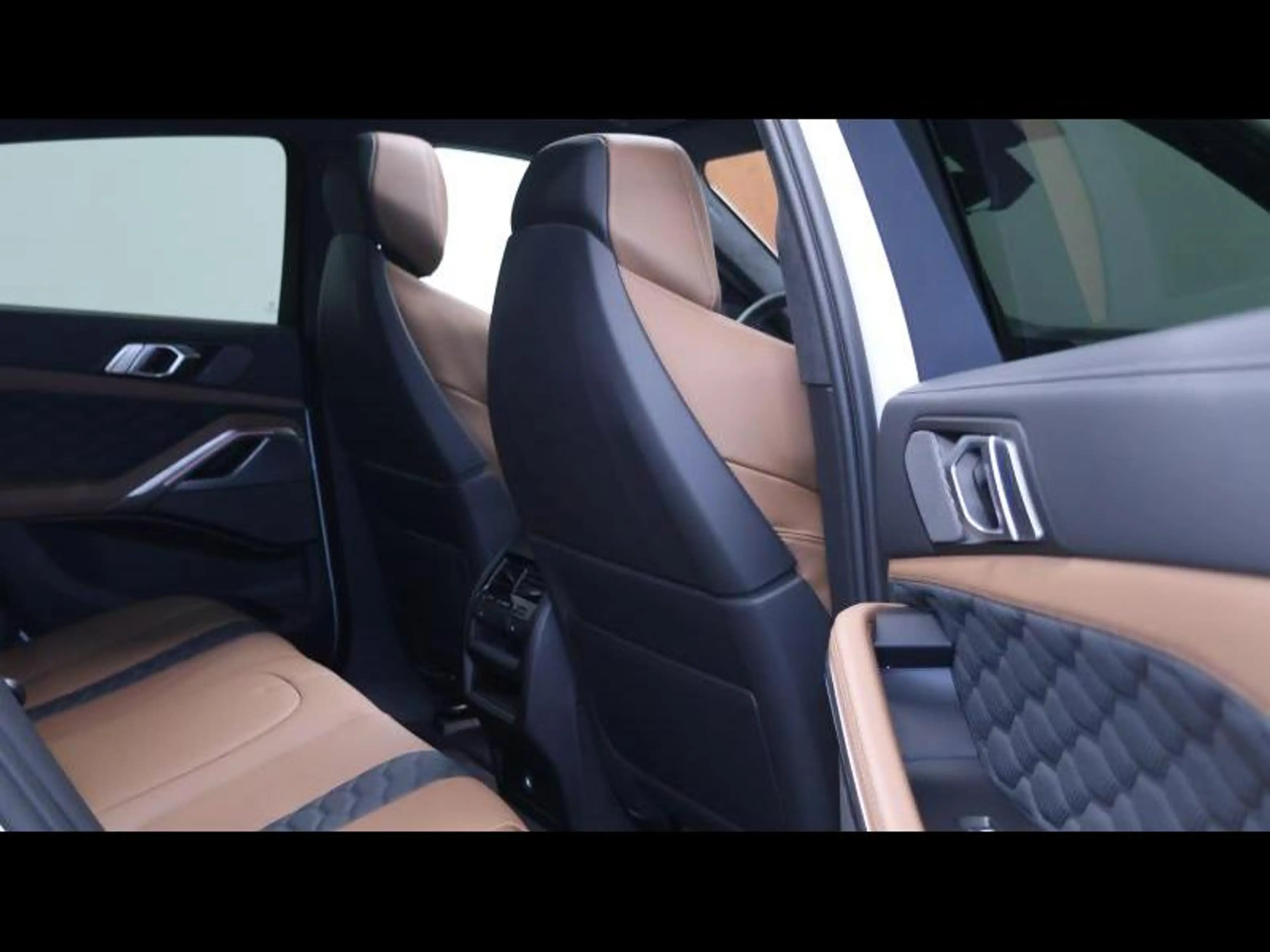 BMW X6 M Competition 4.4 V8 bi-turbo — photo 11
