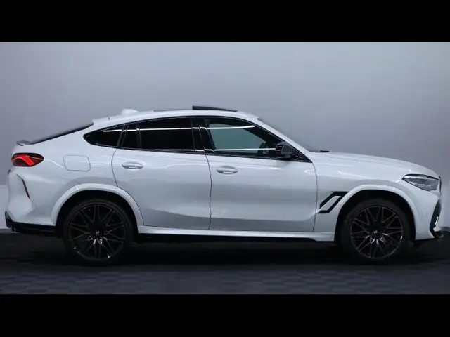 BMW X6 M view 3