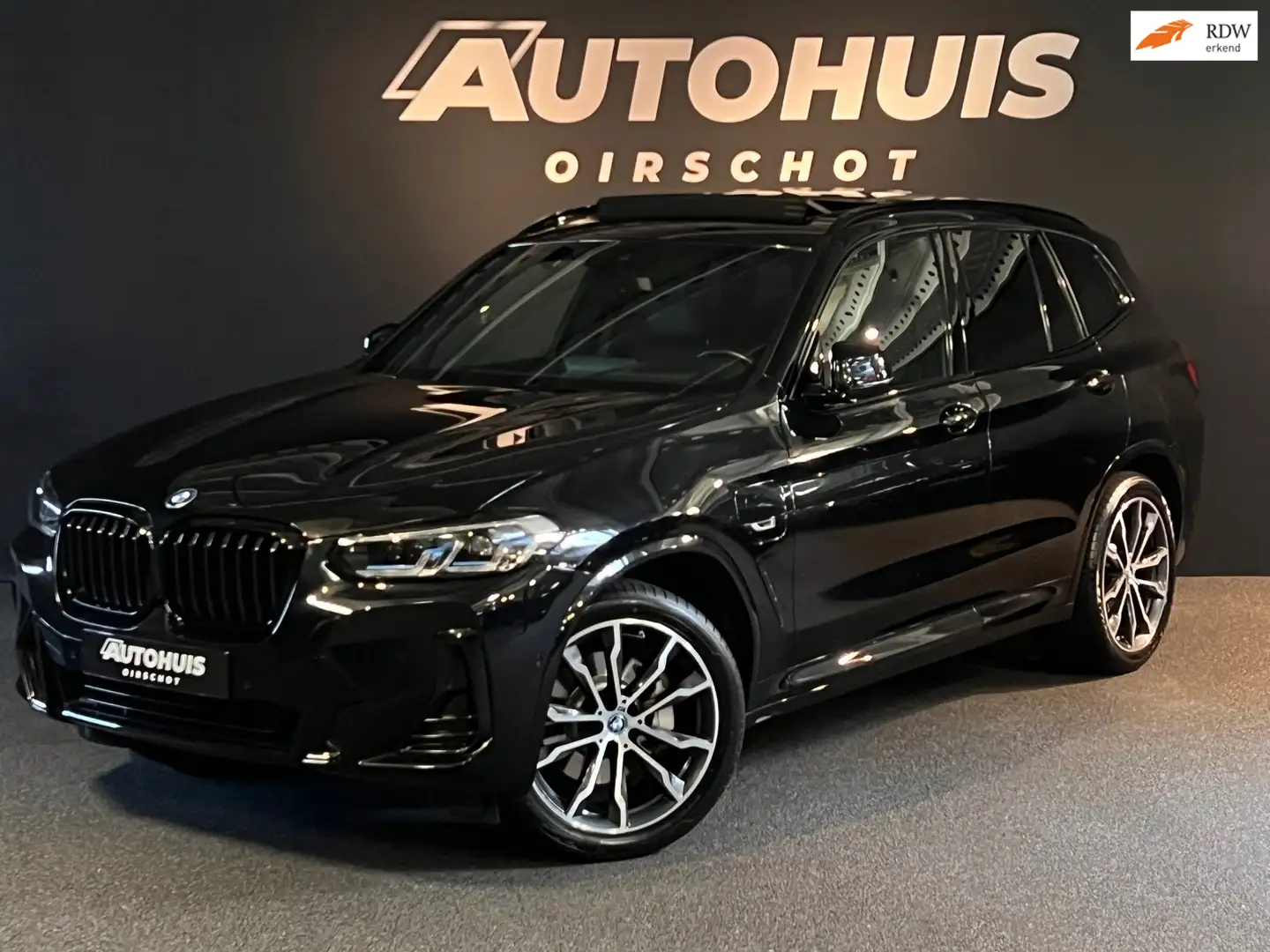BMW X3 XDrive30e High Executive Edition M Pano/ Memory st Zwart - 1