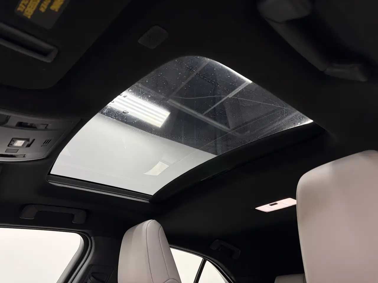 Lexus UX снимка Lexus UX
