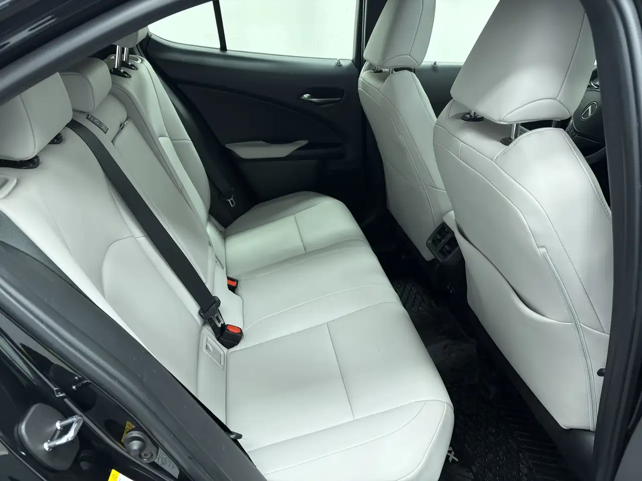 Lexus UX снимка Lexus UX
