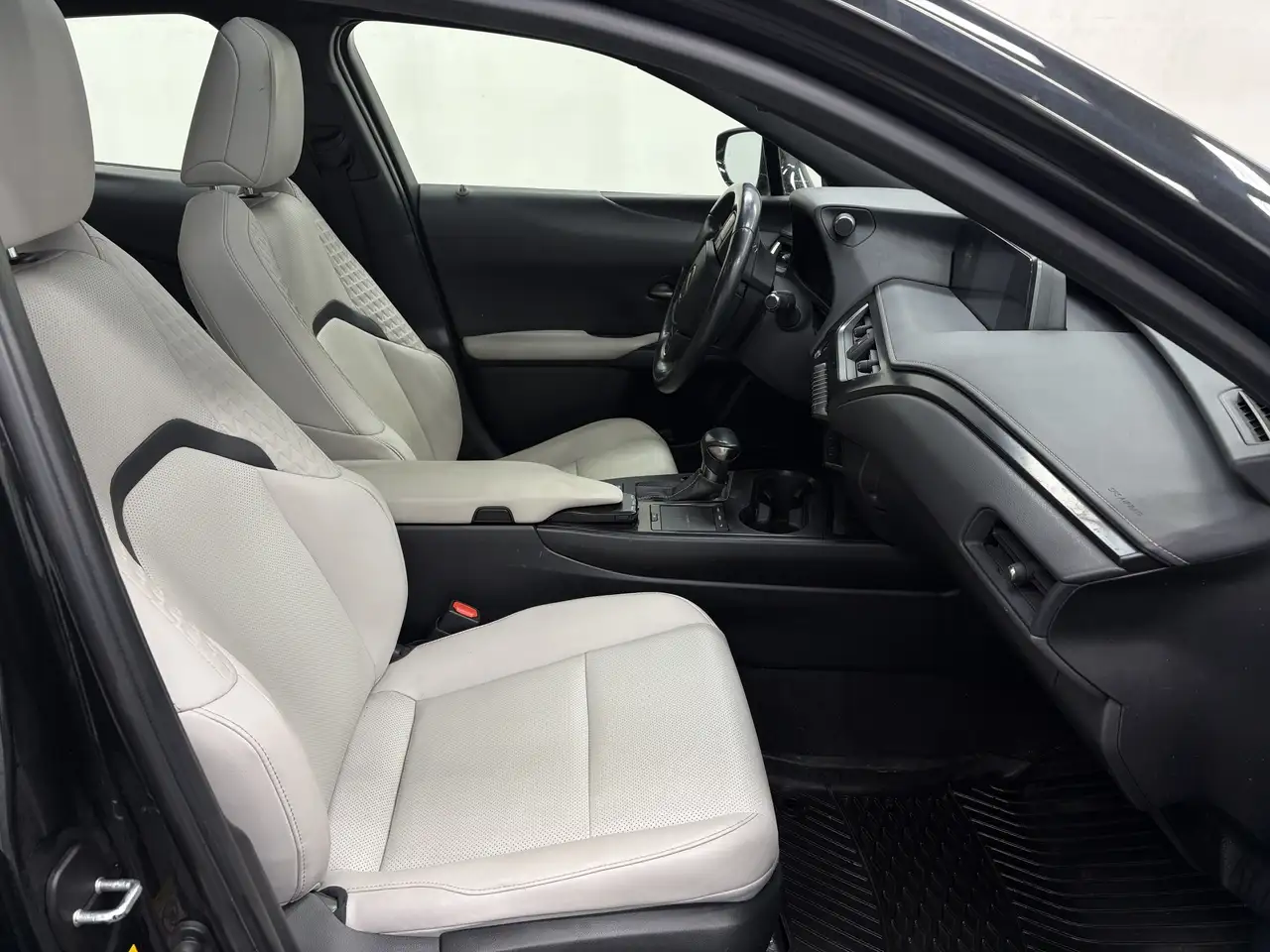 Lexus UX снимка Lexus UX
