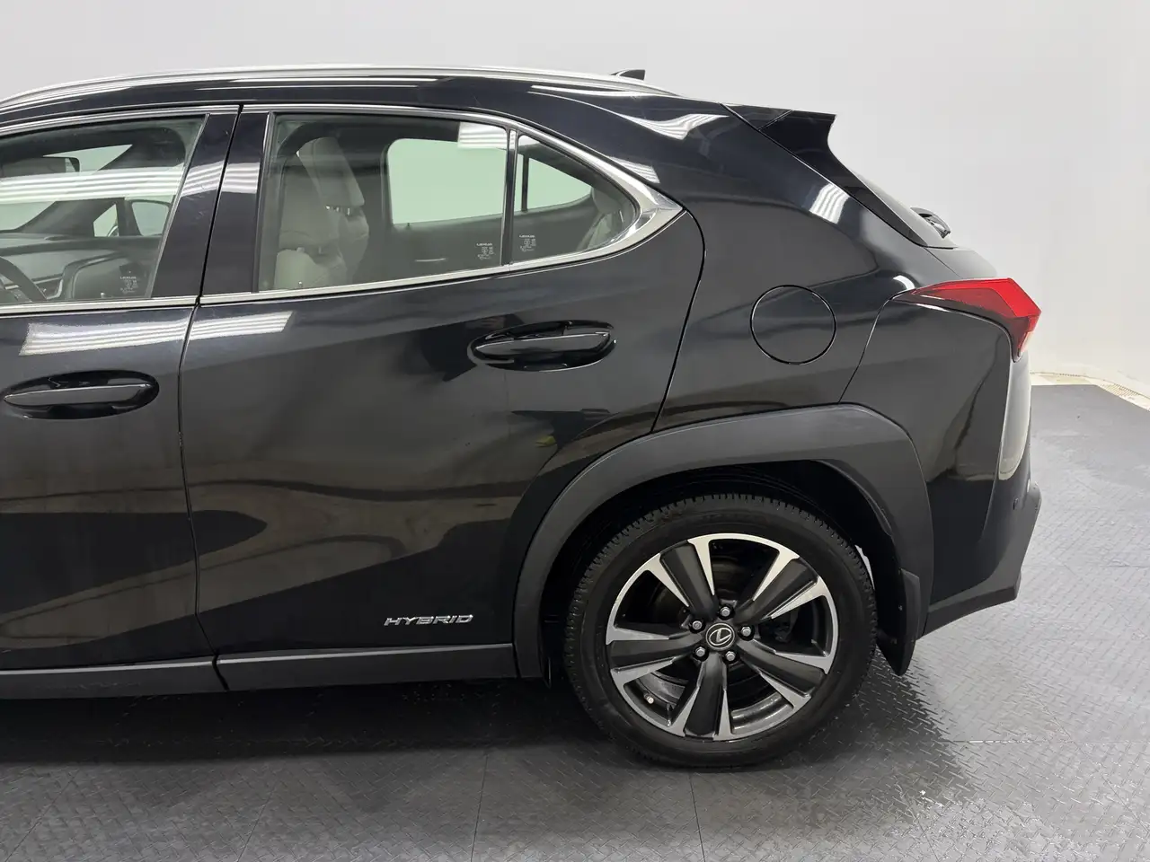 Lexus UX снимка Lexus UX