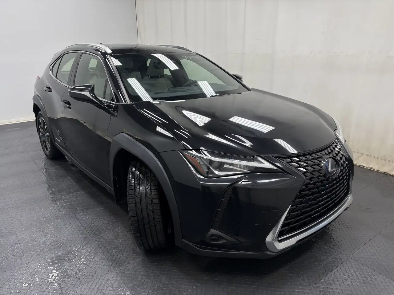 Lexus UX снимка Lexus UX