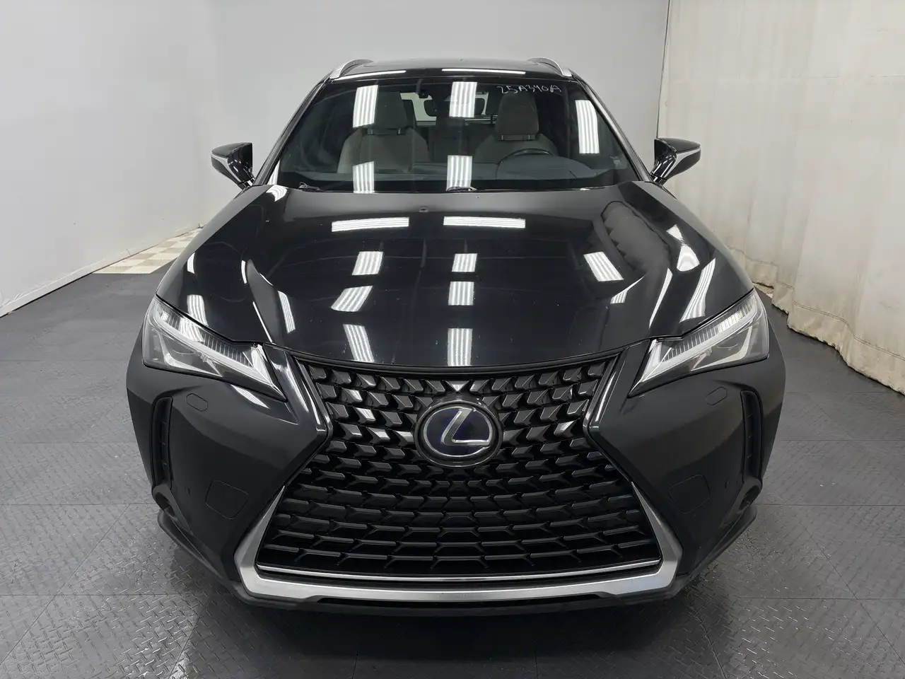 Lexus UX снимка Lexus UX