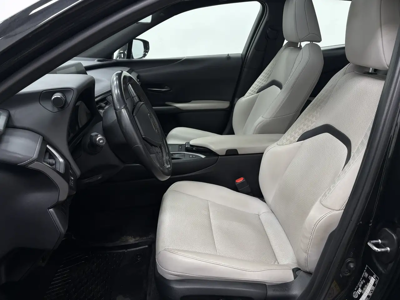 Lexus UX снимка Lexus UX