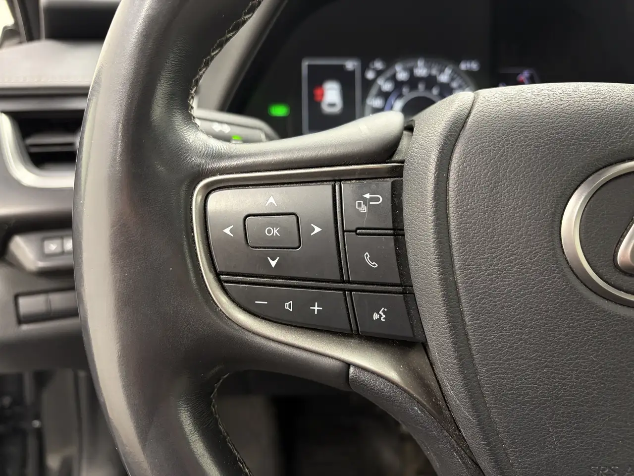 Lexus UX снимка Lexus UX