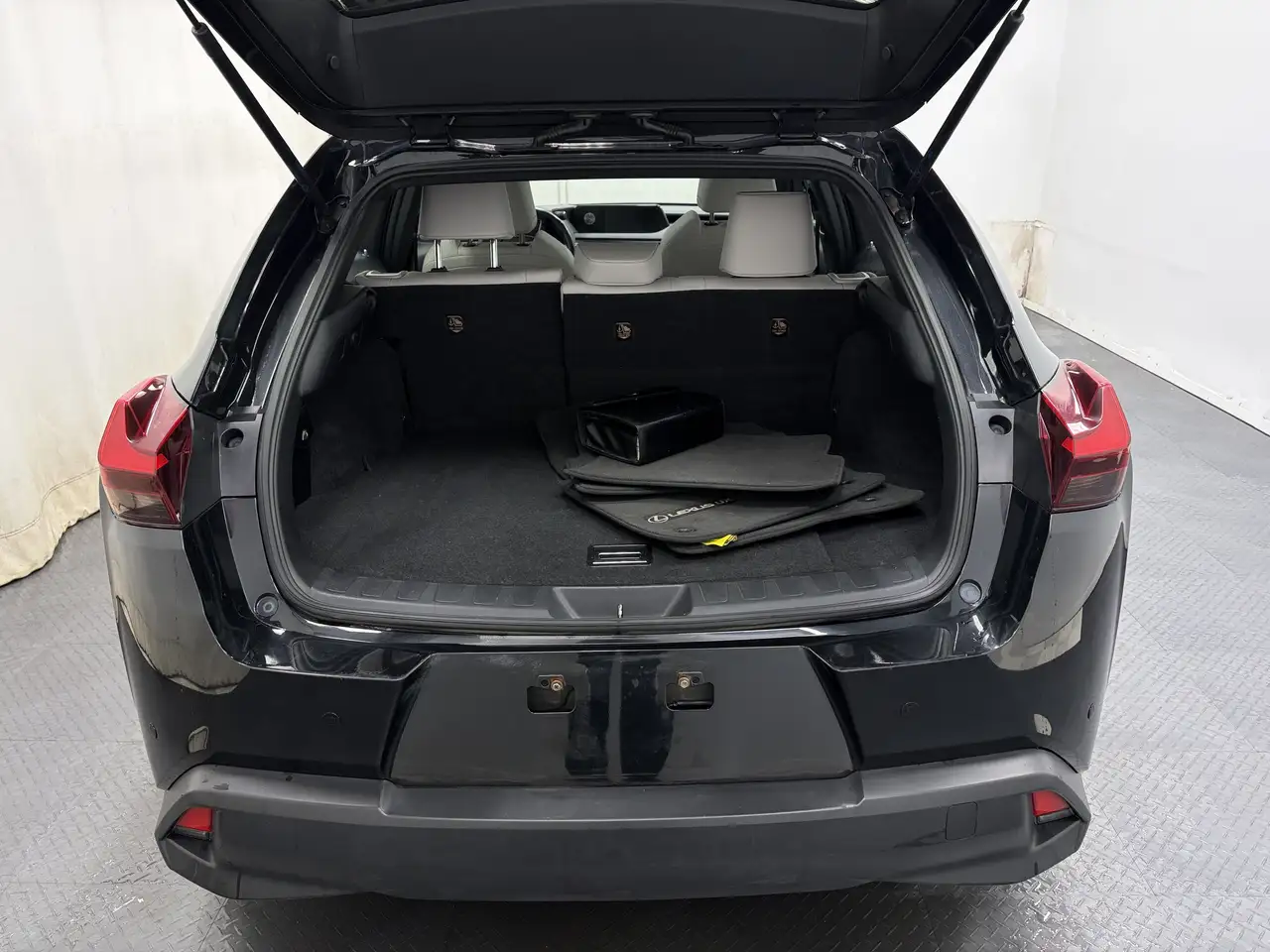 Lexus UX снимка Lexus UX