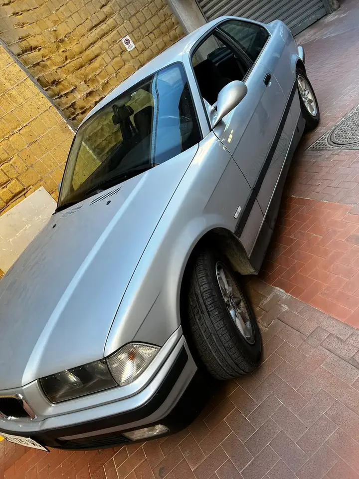 BMW 328i Coupe Europa, foto 4