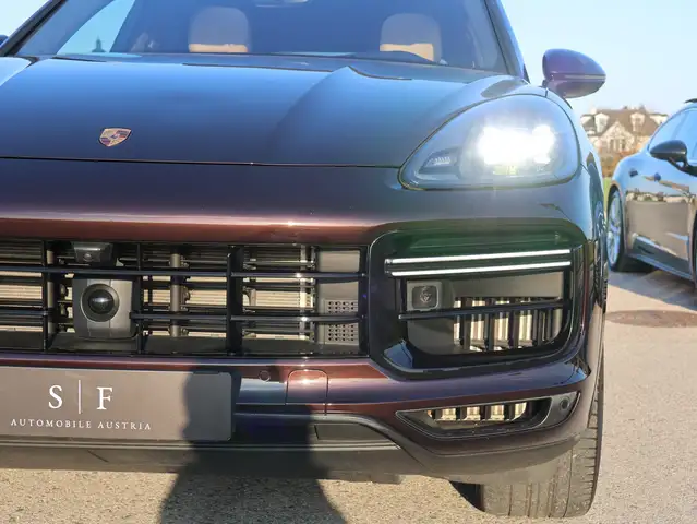 Porsche Cayenne Porsche Cayenne Turbo S E-Hybrid Ansicht 3