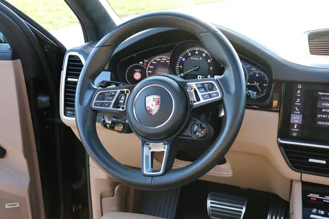 Porsche Cayenne Porsche Cayenne Turbo S E-Hybrid Ansicht 15