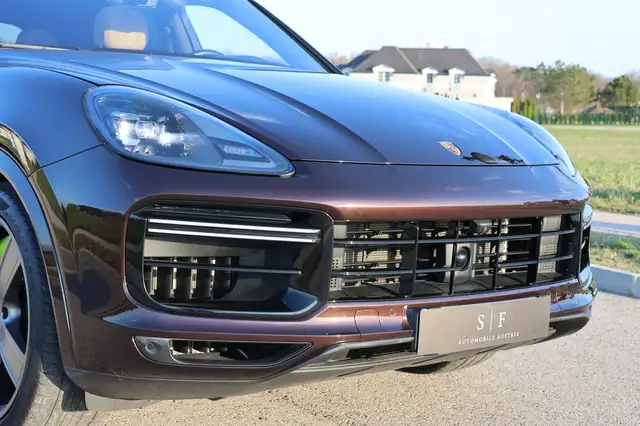Porsche Cayenne Porsche Cayenne Turbo S E-Hybrid Ansicht 6