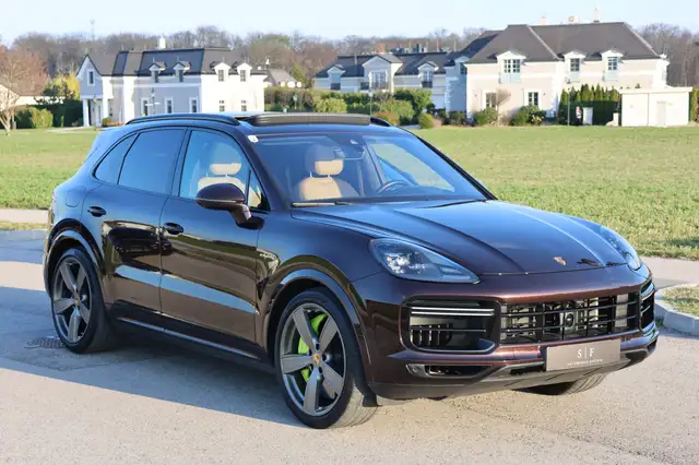 Porsche Cayenne Porsche Cayenne Turbo S E-Hybrid Ansicht 1