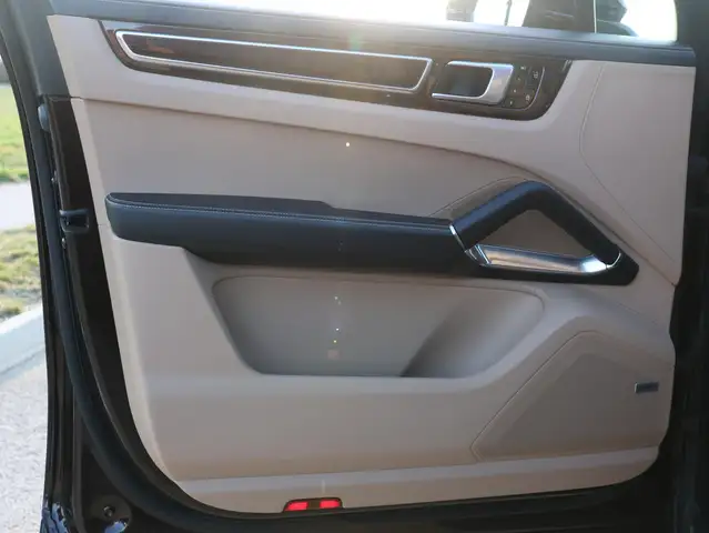 Porsche Cayenne Porsche Cayenne Turbo S E-Hybrid Ansicht 13