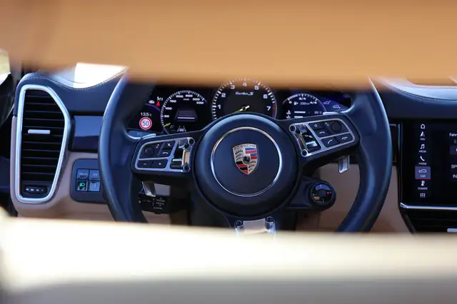 Porsche Cayenne Porsche Cayenne Turbo S E-Hybrid Ansicht 16